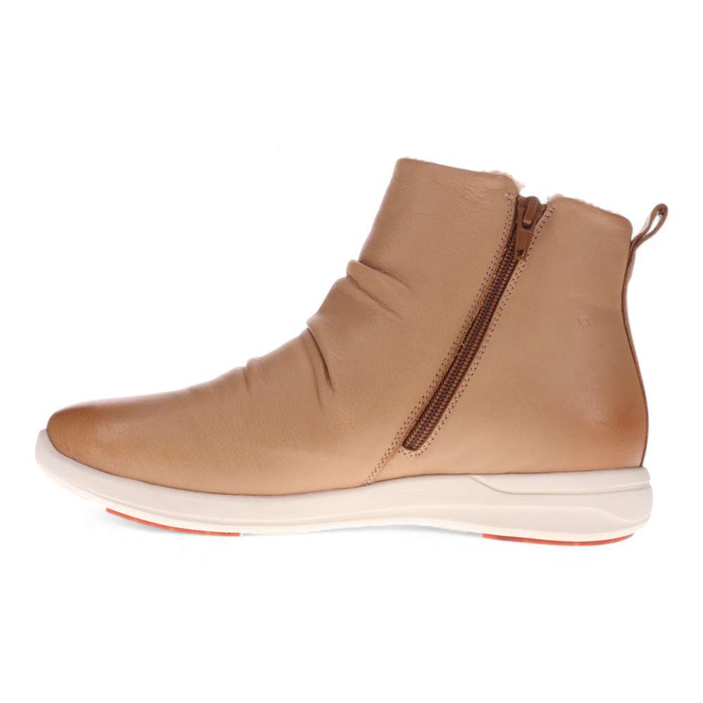 Nina II Boots - Fawn