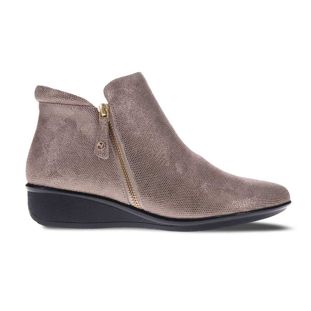 Damascus Boot - Champagne Angle