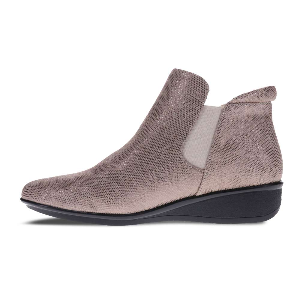Damascus Boot - Champagne Angle