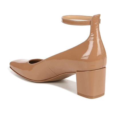 Karina-Ankle - Cafe