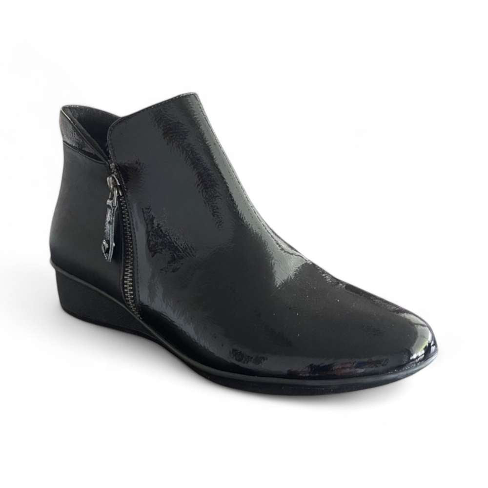 Damascus Boot - Black Patent