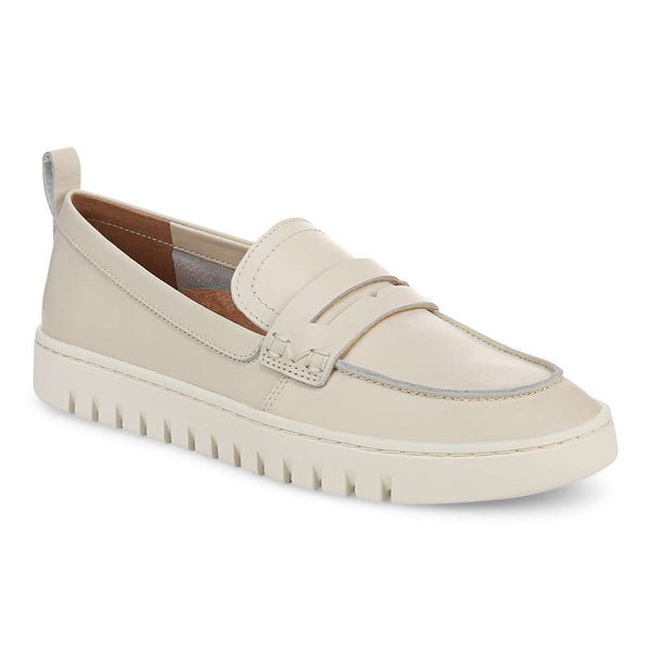 Vionic Uptown Loafer in cream